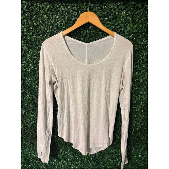 Lululemon Yogini 5 Year Long Sleeve Tee Heathered White Sz Medium - Picture 1 of 3